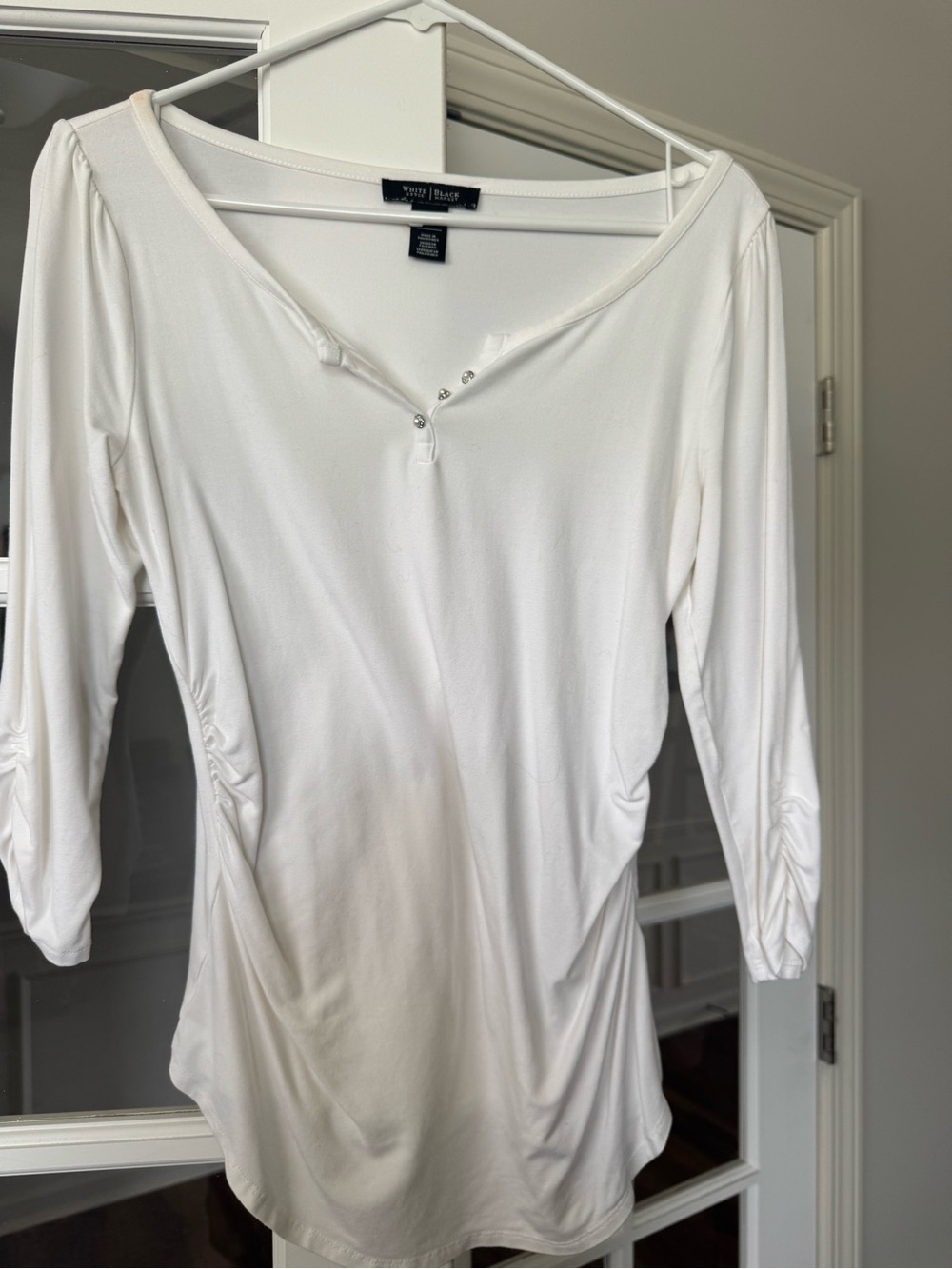 White House Black Market White V-Neck 3/4 Sleeve Top